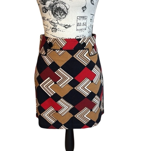 Loft Geometric Patterned Skirt A-Line Mini Red, Black, and Brown Size 6 - Picture 4 of 5